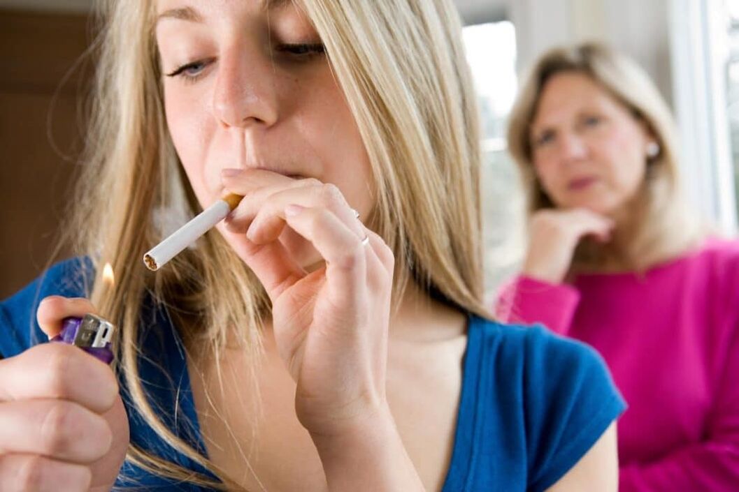 Rodinné vzťahy môžu viesť k fajčeniu medzi tínedžermi
